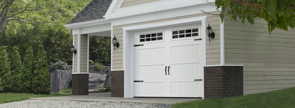 Shaker-NH LP, 9’ x 7’, Ice White, windows with Stockton Inserts